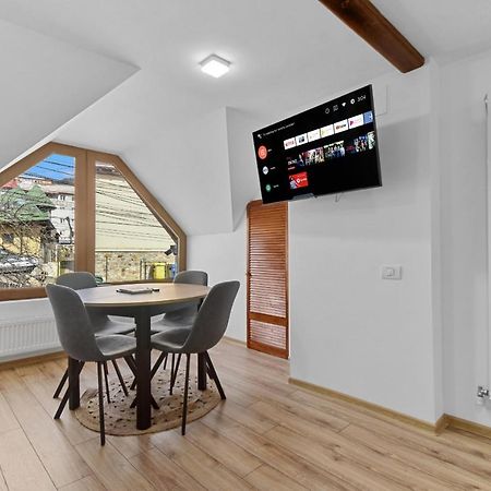 Two Bedrooms Hytta Apartment 시나이아 외부 사진