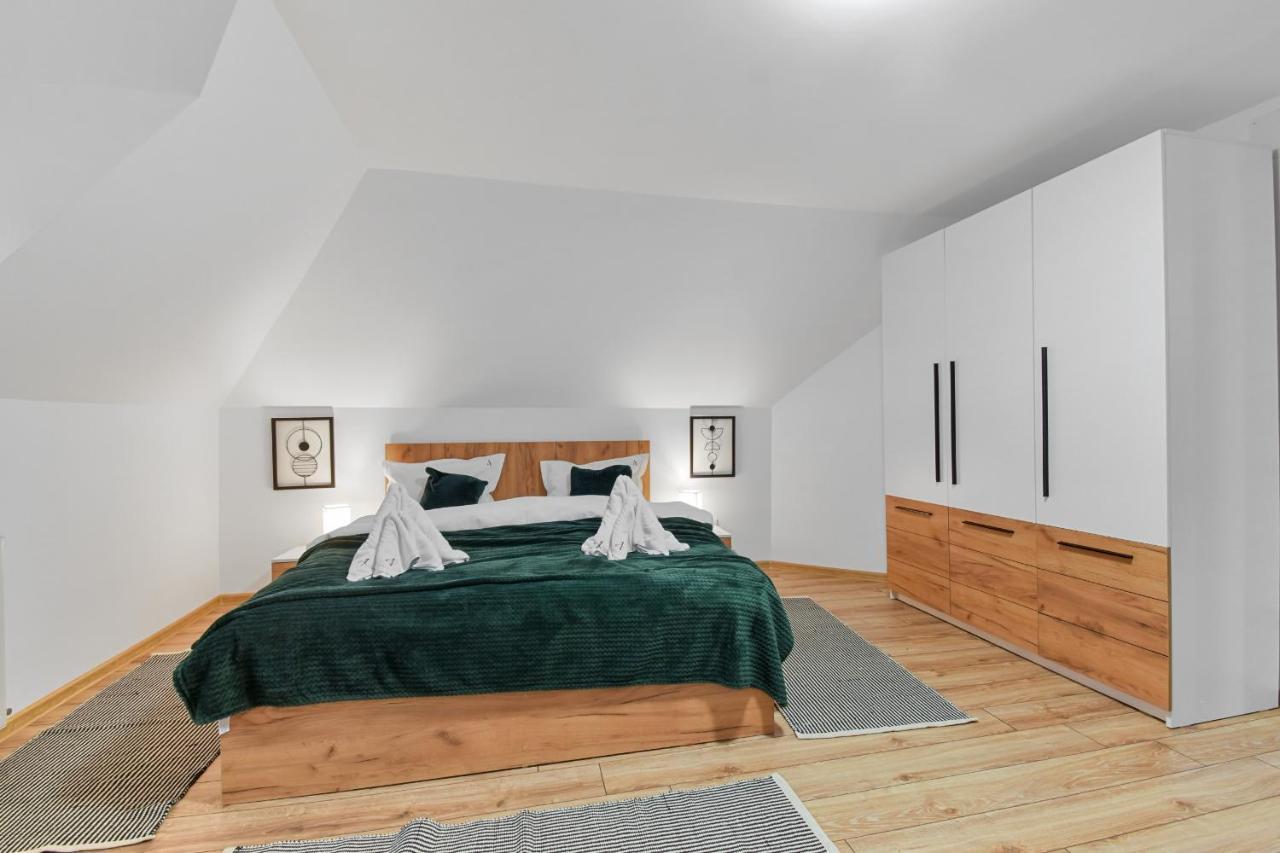 Two Bedrooms Hytta Apartment 시나이아 외부 사진