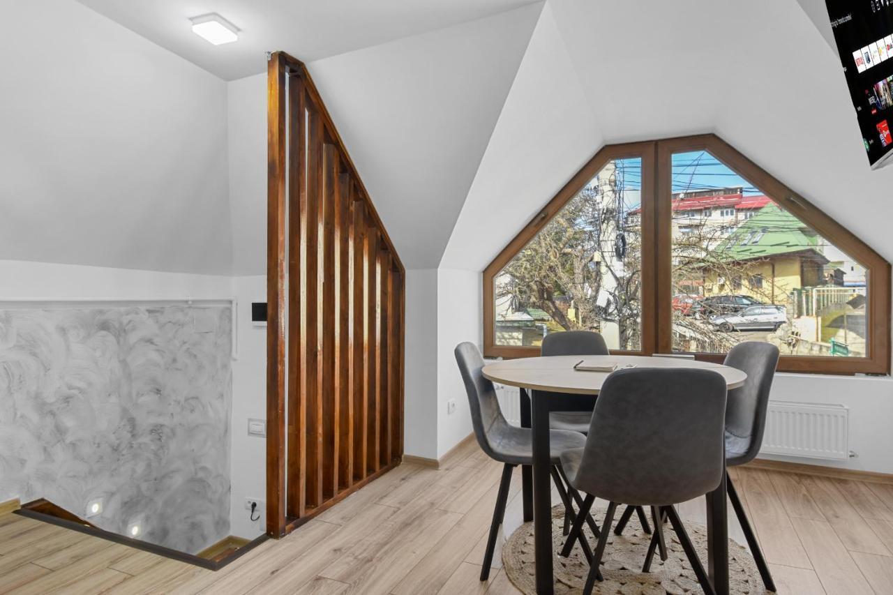 Two Bedrooms Hytta Apartment 시나이아 외부 사진
