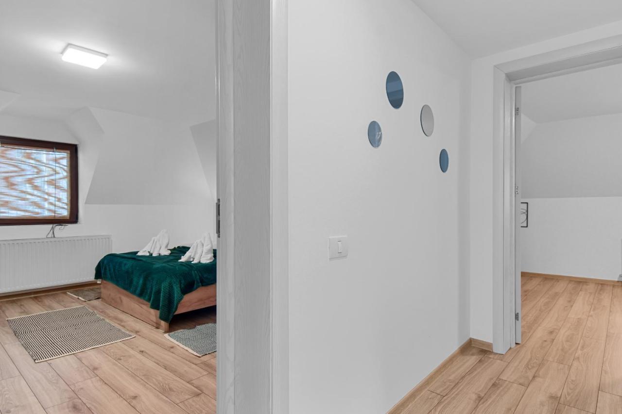 Two Bedrooms Hytta Apartment 시나이아 외부 사진