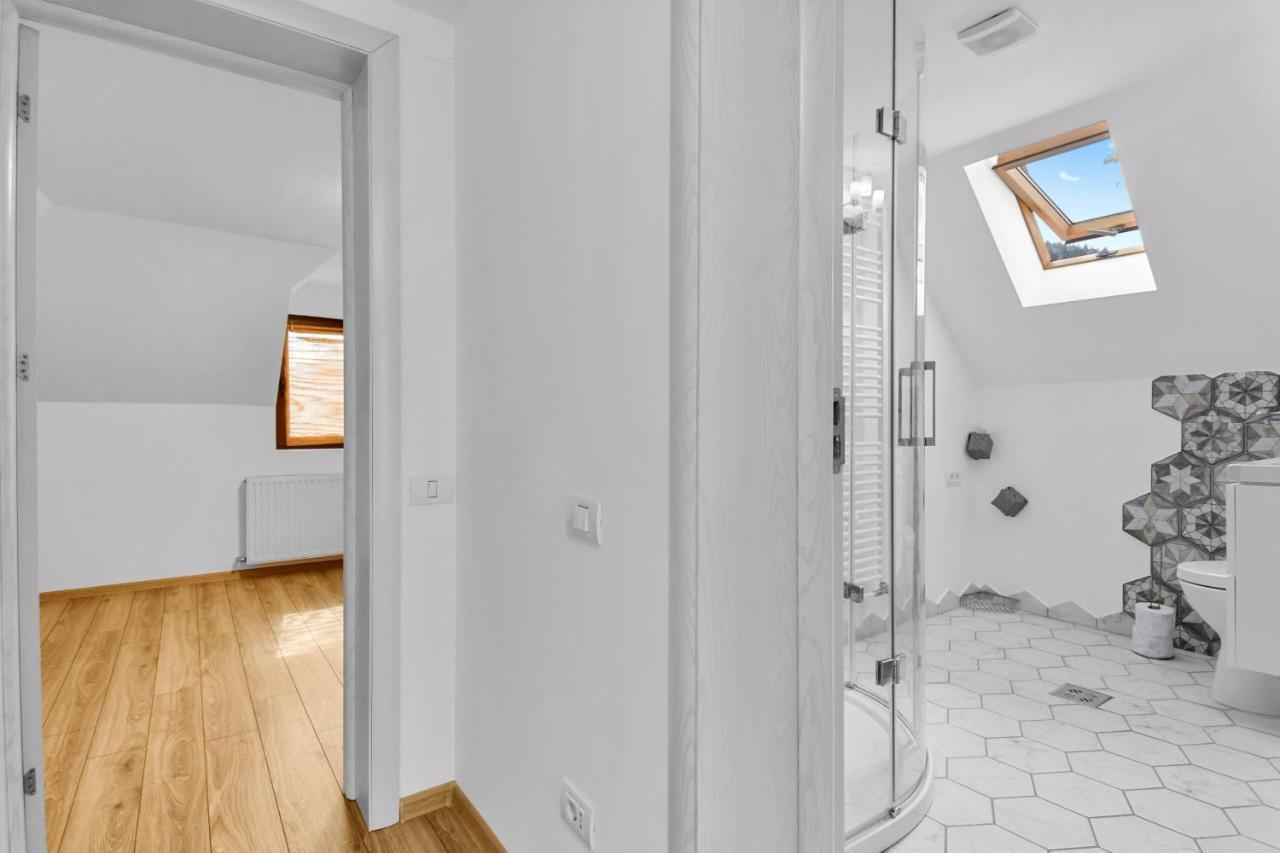 Two Bedrooms Hytta Apartment 시나이아 외부 사진